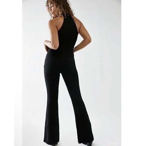 FREE PEOPLE Sz 8 CRVY SYDNEY HALTER DENIM JUMPSUIT BLACK Stretch Bell Bottom M - Picture 5 of 10